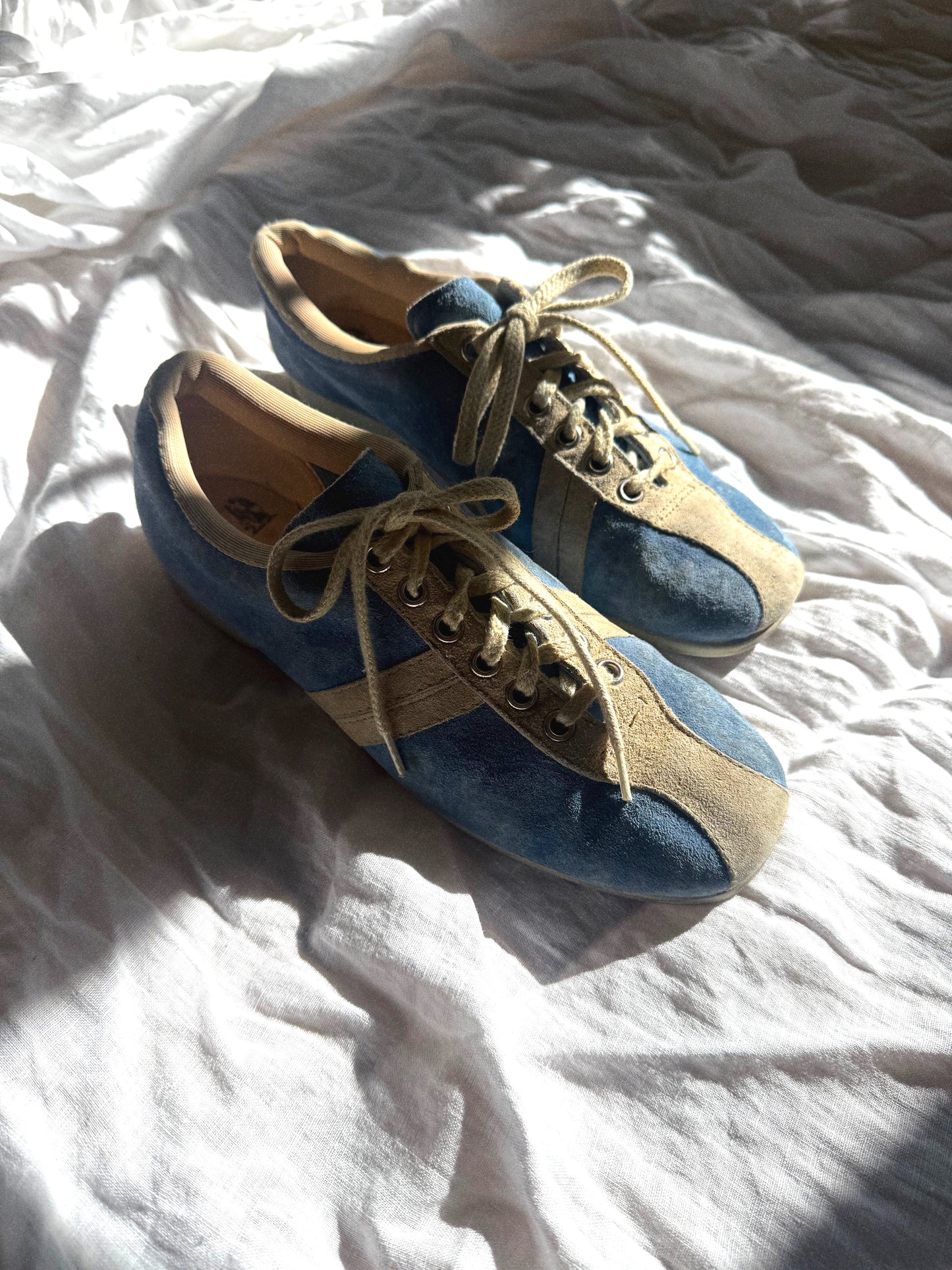 1970’s Blue Suede Women’s Hushpuppies Sneakers