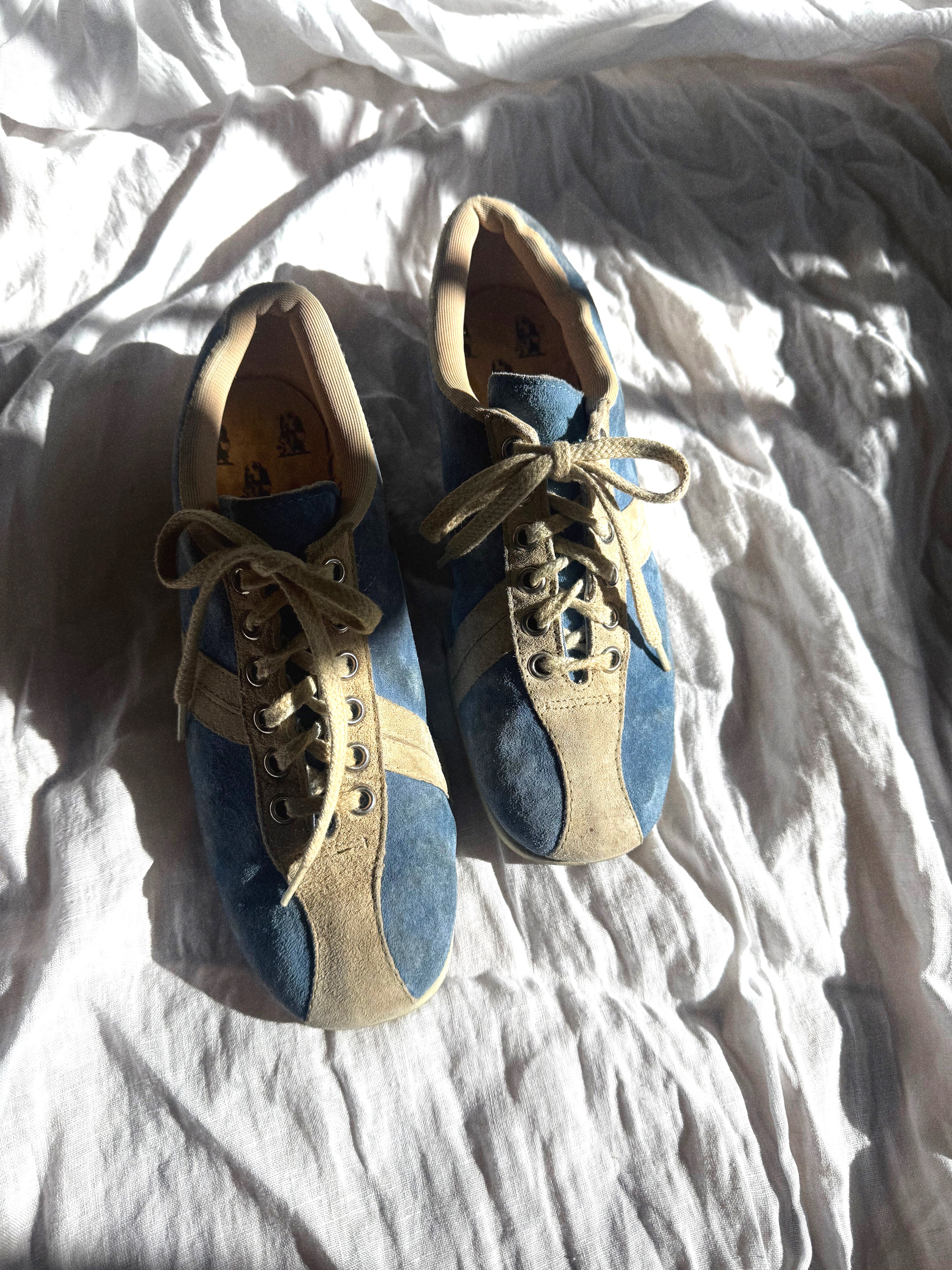 1970’s Blue Suede Women’s Hushpuppies Sneakers
