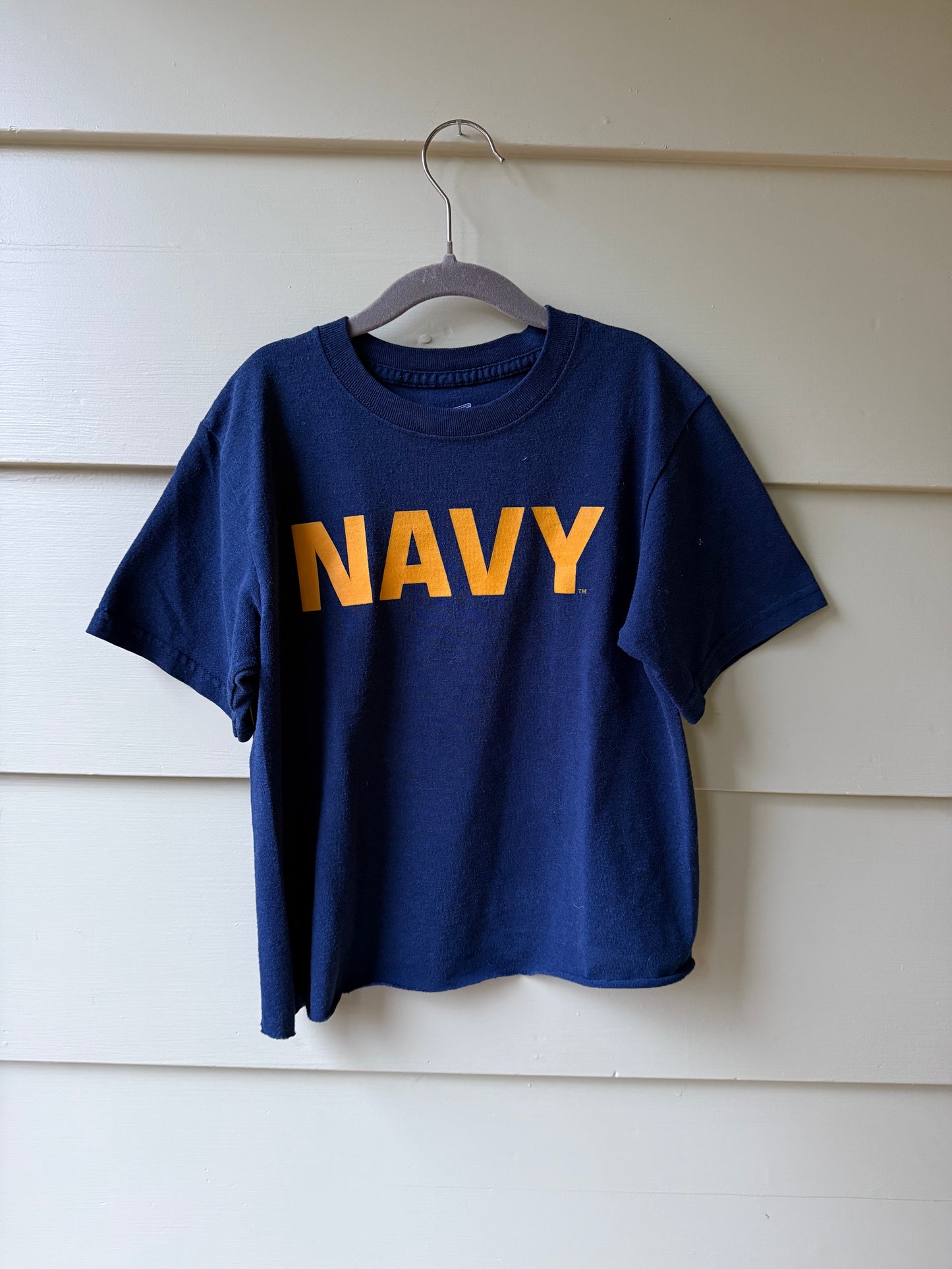 Vintage Y2K "NAVY" Cropped Kids Tee (Size 10-12)